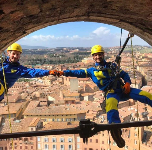 Non semplici muratori ma Muratori Acrobatici! Scopri di più, lavora con noi!
