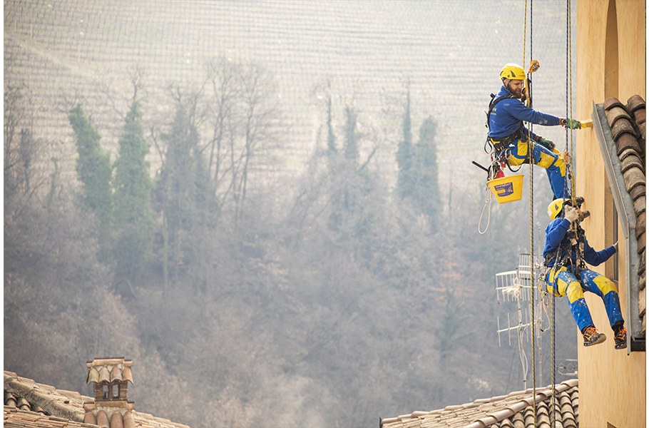 Ripristino e tinteggiatura facciata Condominio Torre a Barolo (CN)